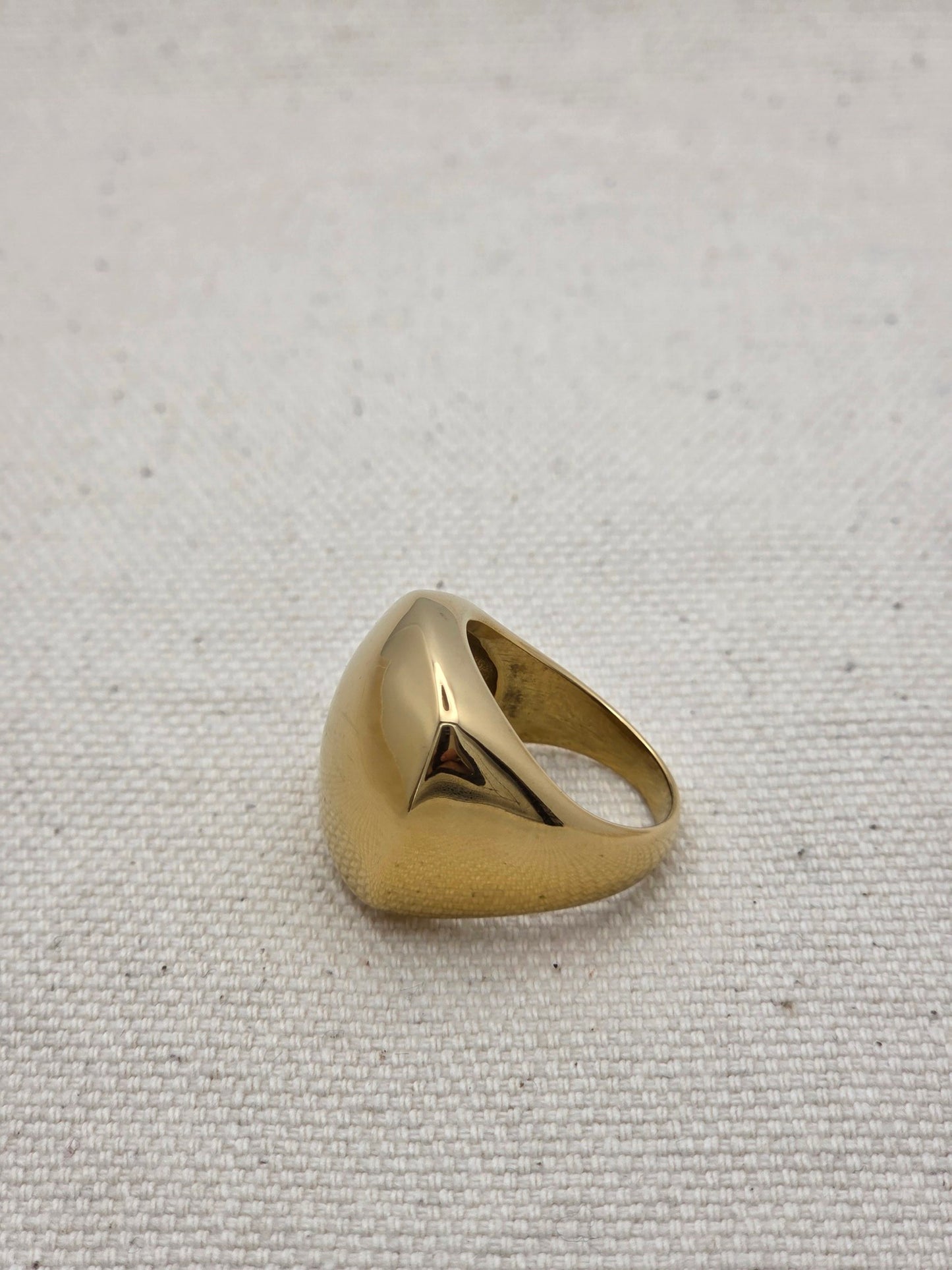 Anillo de oro cuadrado - Mica
