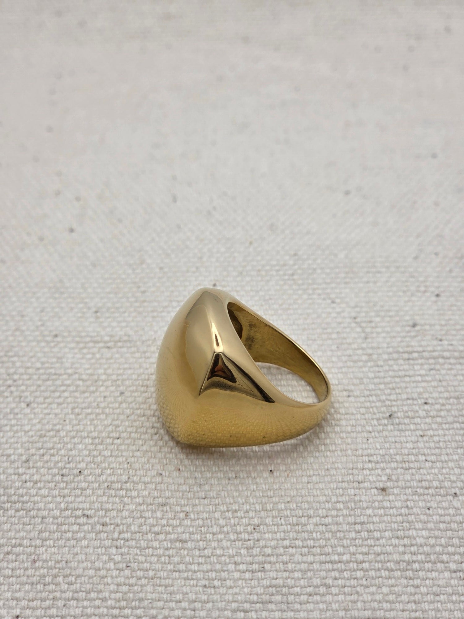 Anillo de oro cuadrado - Mica