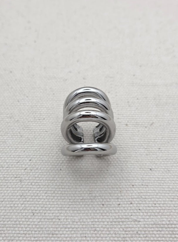 Pendiente de plata de diseño original con múltiples bandas